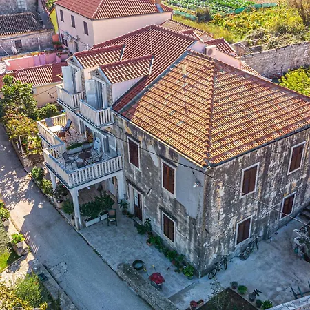 Apartman 2 Bedroom Beautiful In Ston
