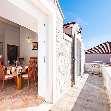 Apartman 2 Bedroom Beautiful In Ston
