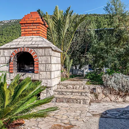 2 Bedroom Beautiful In *