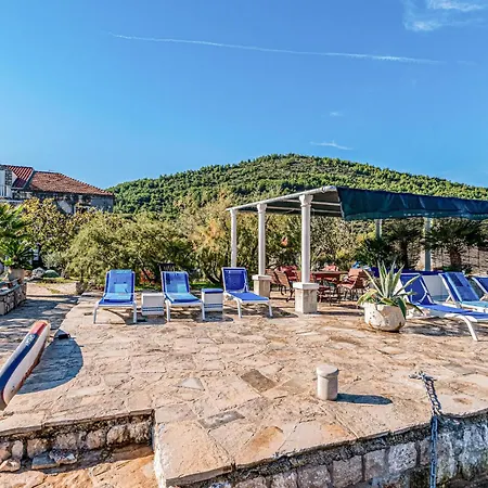 Apartman 2 Bedroom Beautiful In