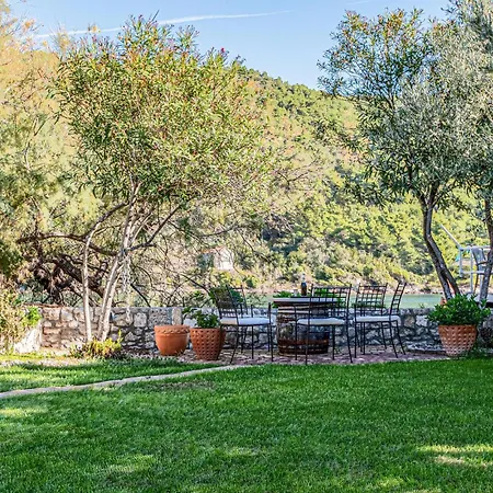2 Bedroom Beautiful In Apartamento